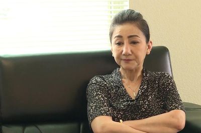 Nữ NSƯT miền Nam 63 tuổi: 'Nhiều người đáng tuổi con tôi nhưng lại vơ đũa cả nắm'