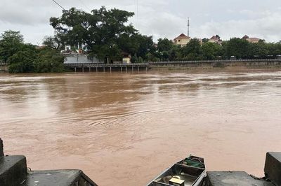 Hình ảnh nước lũ lên rất nhanh trên các sông ở Lạng Sơn và Thanh Hóa