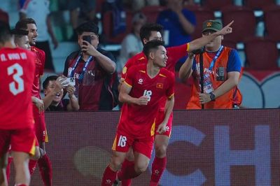 Thắng Thái Lan 2-0 ngay trên sân khách, ĐT Việt Nam chạm một tay vào cúp vô địch