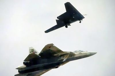 Nga đang tìm cách đưa Su-57 vào cuộc chiến UAV như thế nào?