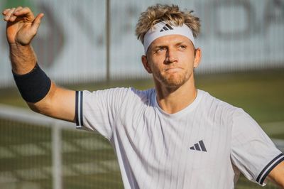 Tay vợt tennis Tây Ban Nha từng không đọc nổi một trang sách
