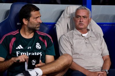 Mourinho 'giăng bẫy' tại Real Madrid