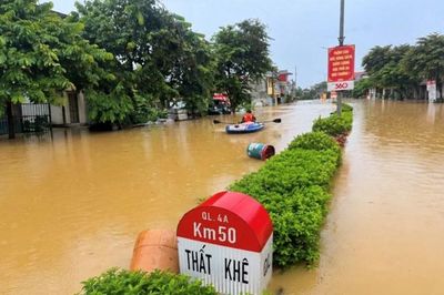 Quốc lộ 4A qua Lạng Sơn ngập sâu, giao thông đi Cao Bằng bị gián đoạn