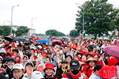 [Ảnh] Khán giả Thành phố Hồ Chí Minh hướng về 'Tổ quốc trong tim 2026 '