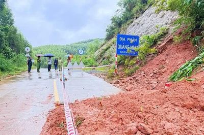 Hải Phòng xuất hiện nhiều điểm sạt lở do ảnh hưởng bão số 4