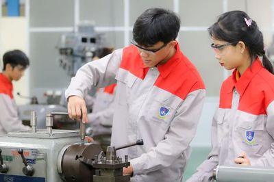 Đào tạo nguồn nhân lực nhìn từ nhóm ngành STEM