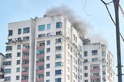 Khống chế đám cháy tại chung cư Phúc Thịnh, hướng dẫn cư dân thoát nạn an toàn
