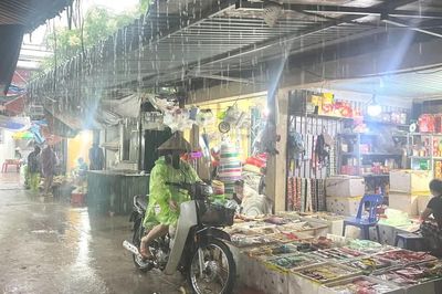 Bão số 4 có đường đi phức tạp và dị thường