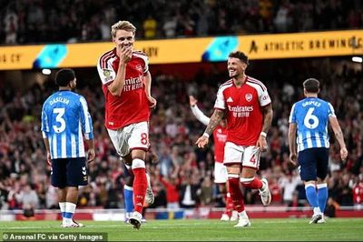 Vòng 1 Ngoại hạng Anh: Man Utd thua sốc tân binh, Arsenal 'ra oai'