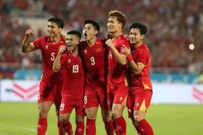 Tuyển Việt Nam nhận thưởng lớn sau trận thắng Thái Lan
