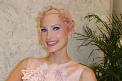 Miss World 2026: Hoa hậu Mỹ Mary Sickler gây xúc động với mái đầu rụng tóc phủ đầy hoa