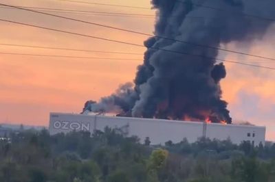 Ukraine tấn công các nhà máy lọc dầu, tình trạng thiếu xăng dầu ở Nga ngày càng trầm trọng