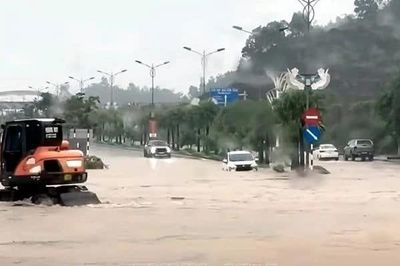 Bão số 4 tiếp tục gây mưa lớn ở Hải Phòng, Quảng Ninh và Lạng Sơn