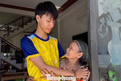 Nam sinh mồ côi được xóa khoản nợ 1,7 tỷ đồng: 'Em sẽ cố gắng học, sống nên người'