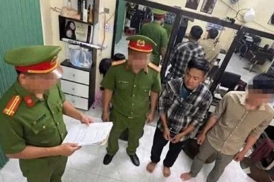 Lời khai 4 nghi phạm vụ đánh, còng tay, bắt người ép viết giấy nợ
