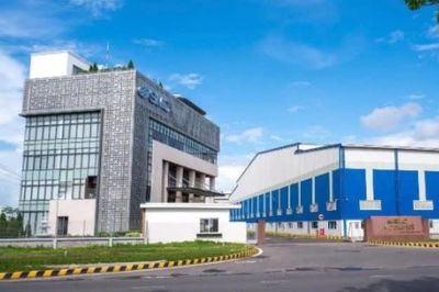 Động thái trái ngược giữa 2 doanh nghiệp