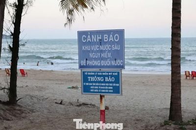 Kịp thời cứu 5 học sinh rơi vào rãnh sâu khi tắm biển Mỹ Khê