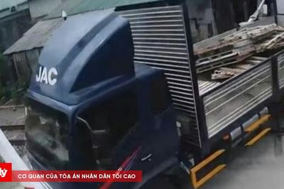 Không chấp hành tín hiệu đường sắt, tài xế xe tải bị phạt nặng