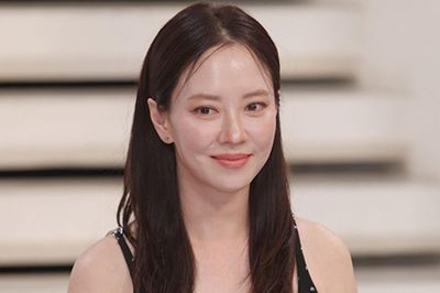 Ngôi sao Song Ji Hyo trẻ trung U50, bất ngờ dành lời khen cho Lê Dương Bảo Lâm