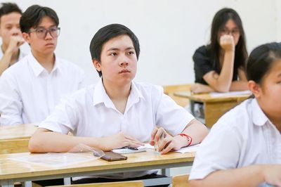Nhiều trường dùng bàn ghế 20 năm tuổi, Bộ GD-ĐT ra hướng dẫn mới