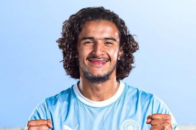 Man City mua 'thần đồng' 18 tuổi giá 100 triệu Euro
