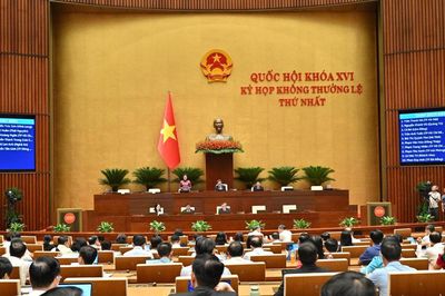 Hôm nay, Quốc hội biểu quyết thông qua nhiều dự án luật