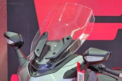 Mẫu tay ga hạng nặng 'thách thức' đối thủ với động cơ Parallel Twin, trang bị camera hành trình