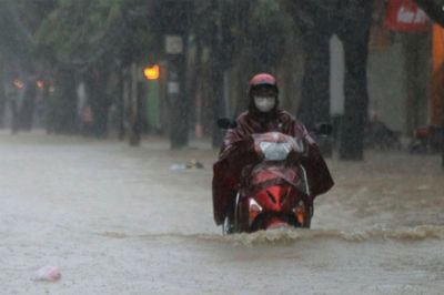 Từ tối nay (23/8), mưa lớn dồn dập ở Bắc Bộ và Bắc Trung Bộ: Địa phương nào hứng chịu nặng nhất?