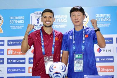 Chiều sâu đội hình giúp đội tuyển Việt Nam vượt qua Thái Lan ở chung kết lượt đi ASEAN Cup