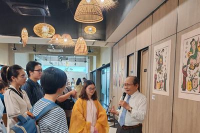Tự hào khoe tiếng Việt