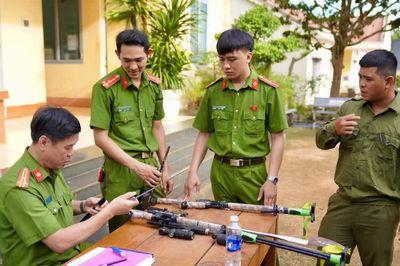Cảnh báo hành vi tự chế, mua bán, tàng trữ vũ khí, công cụ hỗ trợ
