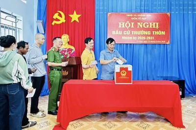 3.175 cử tri xã Khánh Sơn tham gia bầu cử trưởng thôn