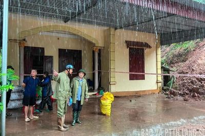 Mưa lớn gây sạt lở, ngập úng tại xã Đình Lập