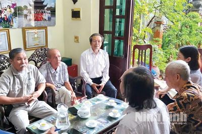 Hội thơ Cờ Lau Cố đô Hoa Lư - 30 năm lưu giữ tình yêu với thi ca