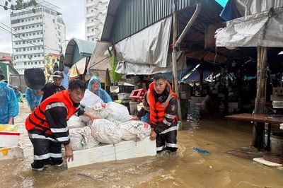 Lạng Sơn gồng mình ứng phó bão số 4, hỗ trợ người dân trong mưa lũ