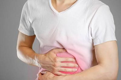 Đầy hơi, ợ chua là triệu chứng quen thuộc của đau dạ dày thông thường hay mầm mống ác tính ?