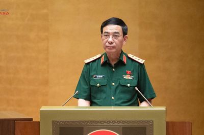 Thông qua Luật sửa đổi, bổ sung một số điều của 9 luật về quân sự, quốc phòng