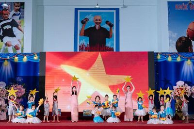 Hân hoan lễ khai giảng với chủ đề 'Bé và hòa bình'