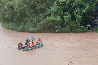 Bão số 4 di chuyển dị thường, nhiều tỉnh phía Bắc thiệt hại do mưa lũ