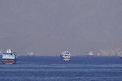 Iran cho phép một số tàu Iraq đi qua eo biển Hormuz