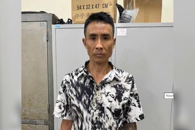 Tạm giữ nam thanh niên chặn xe đánh người đi đường
