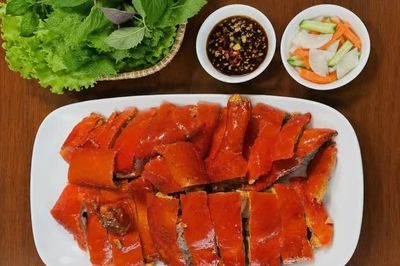 Vịt quay tỳ bà - hương vị mới lạ và tạo hình độc đáo