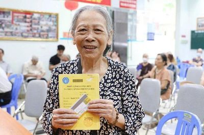 Ngoài mức tăng 8%, ai nghỉ hưu trước năm 1995 được tăng thêm tiền trong năm 2026: Chi tiết ra sao?