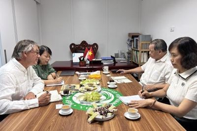 VOAA thúc đẩy hợp tác xây dựng dự án chè hữu cơ và du lịch nông nghiệp