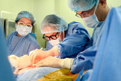 Mất dạ dày sau khi uống nhầm thuốc tẩy bồn cầu