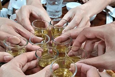 Phân biệt say rượu với ngộ độc methanol