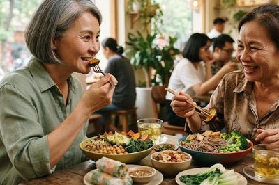 Người trên 50 tuổi ăn chay cần chú ý gì?