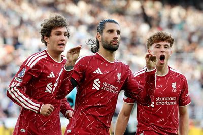 Kịch bản nghẹt thở phút 90+9 giúp Liverpool thoát thua