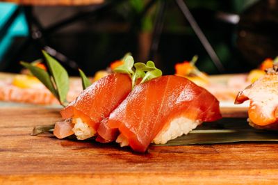 Sushi có khiến bạn ngộ độc thủy ngân?