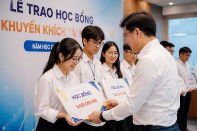 Năm học mới, hàng chục nghìn sinh viên có thể nhận học bổng